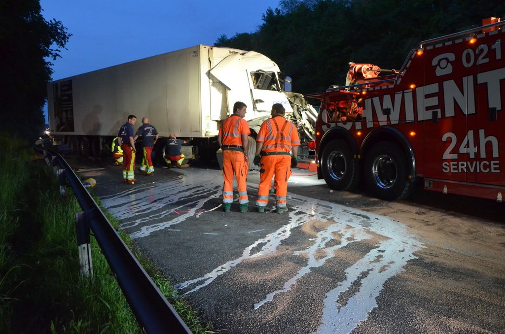 Wieder schwerer VU A 1 Rich Saarbruecken vorm AK Leverkusen P2777.JPG - Miklos Laubert